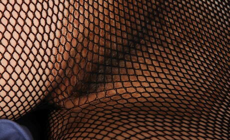 Deluxe american mature Sabina Wexler bares her ass 